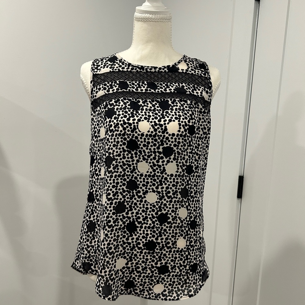 CAbi Black and Cream Patterned Sleeveless Blouse